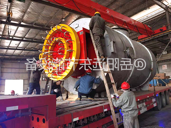超低氮大型燃烧器装车出发